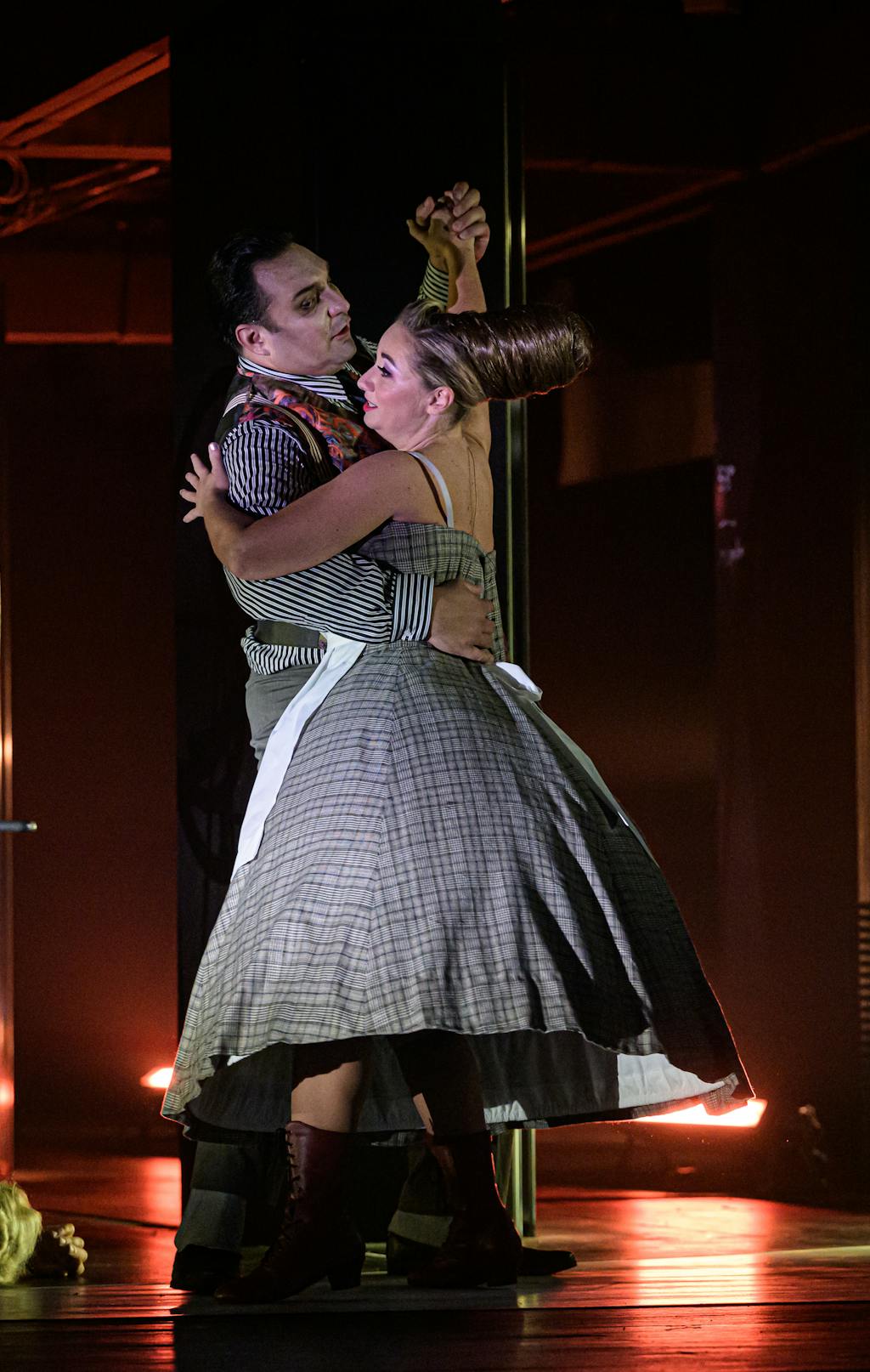 Opera | Sweeney Todd: Ďábelský lazebník z Fleet Street: Adam Plachetka (Sweeney Todd), Barbora Perná (Paní Lovettová) – foto: Serghei Gherciu