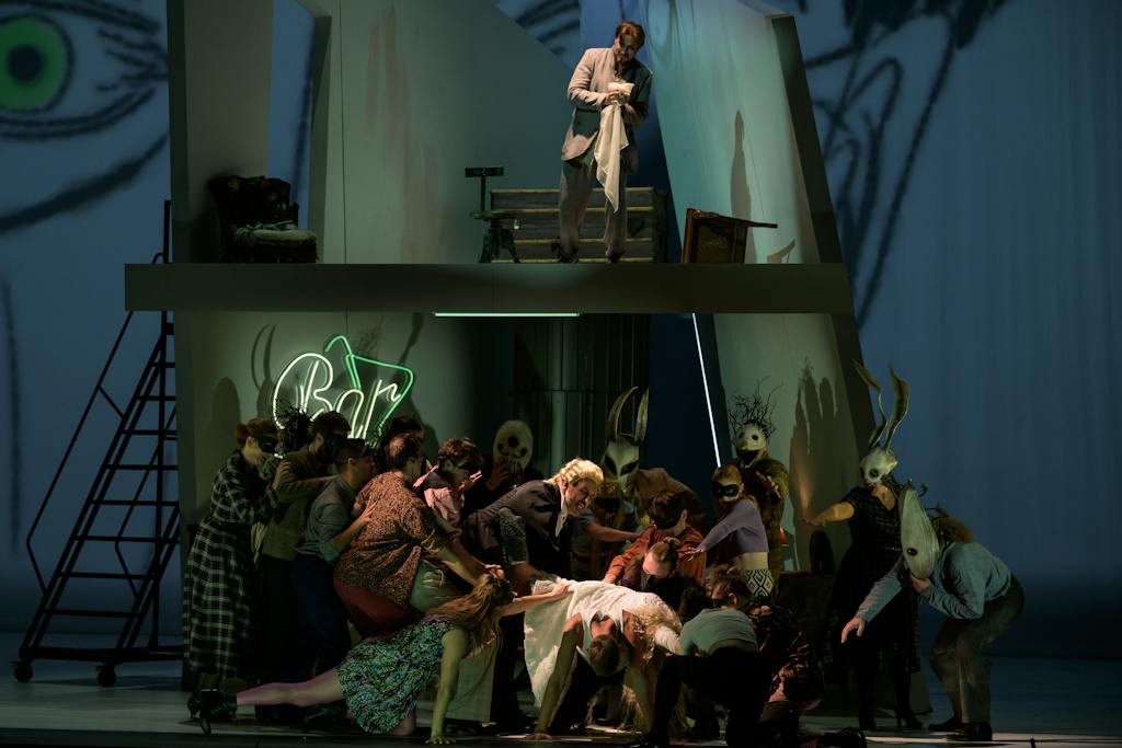 Opera | Sweeney Todd: The Demon Barber of Fleet Street: Jiří Hájek (Sweeney Todd), František Zahradníček (Judge Turpin), State Opera Chorus – photo: Serghei Gherciu